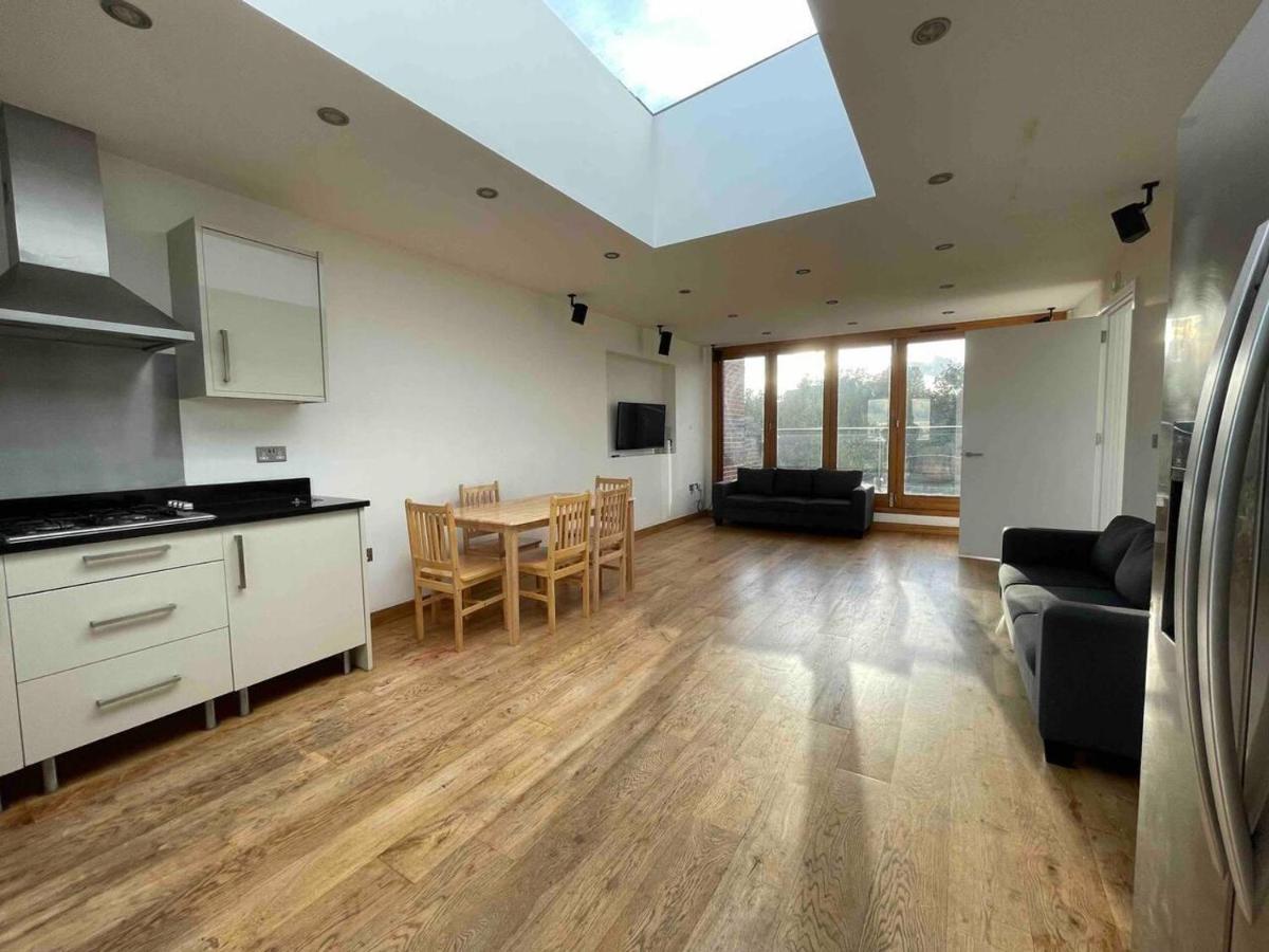 Luxurious Two Bedroom Penthouse * Londra